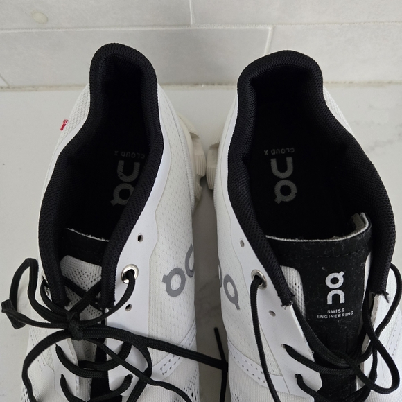 On Cloud X Athletic Running Shoe Men's Size 11 White Black - Picture 5 of 10